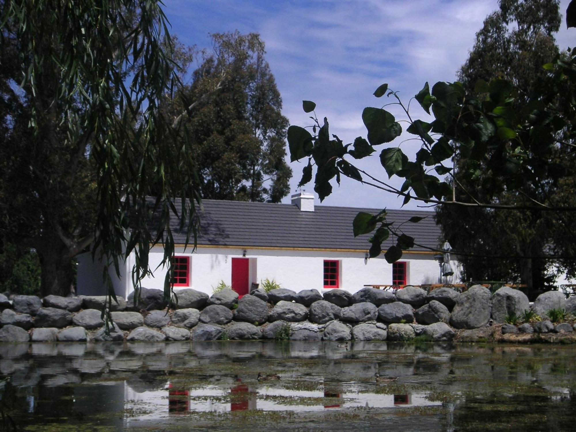 Donegal House Hotel Kaikoura Bagian luar foto