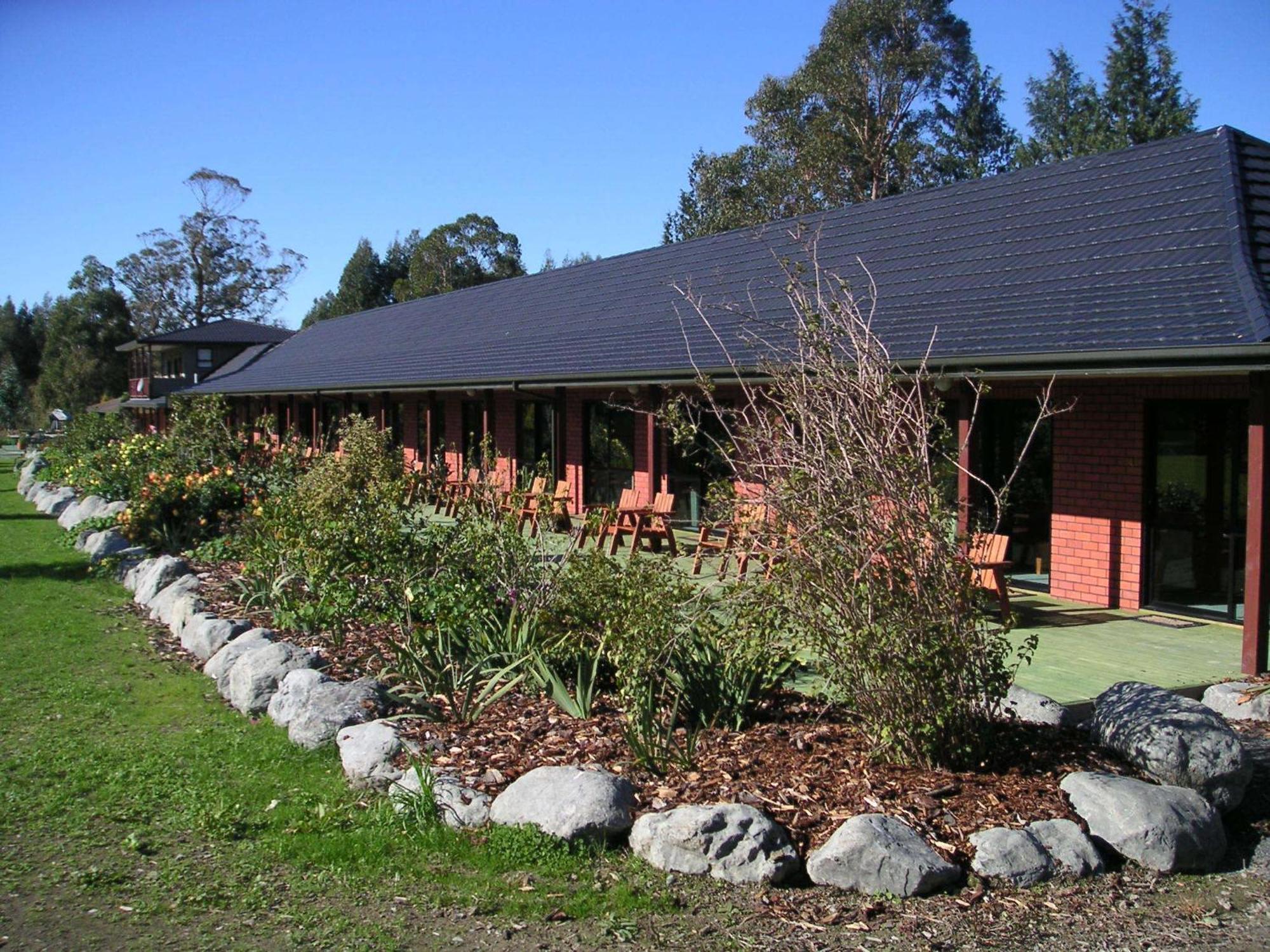 Donegal House Hotel Kaikoura Bagian luar foto