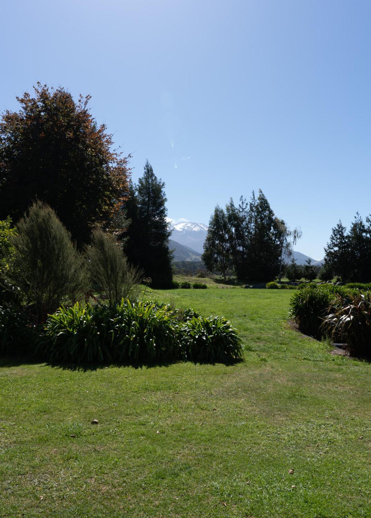 Donegal House Hotel Kaikoura Bagian luar foto