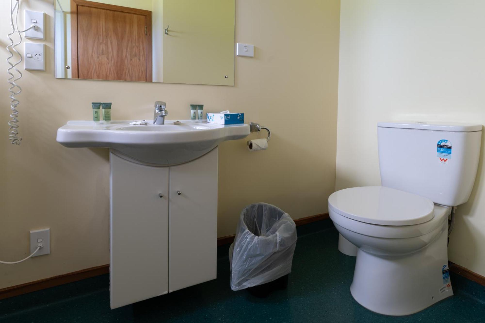 Donegal House Hotel Kaikoura Bagian luar foto