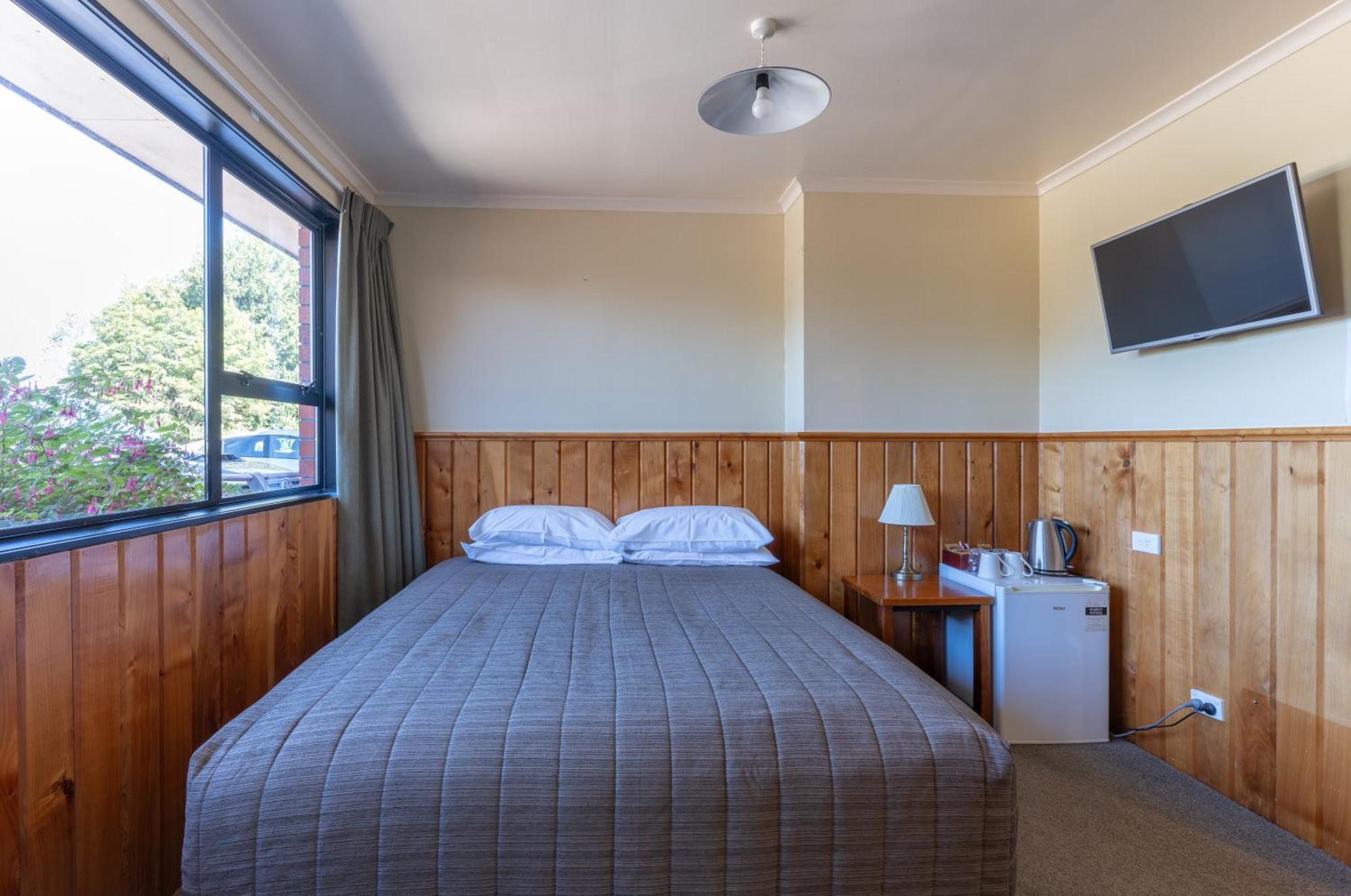 Donegal House Hotel Kaikoura Bagian luar foto
