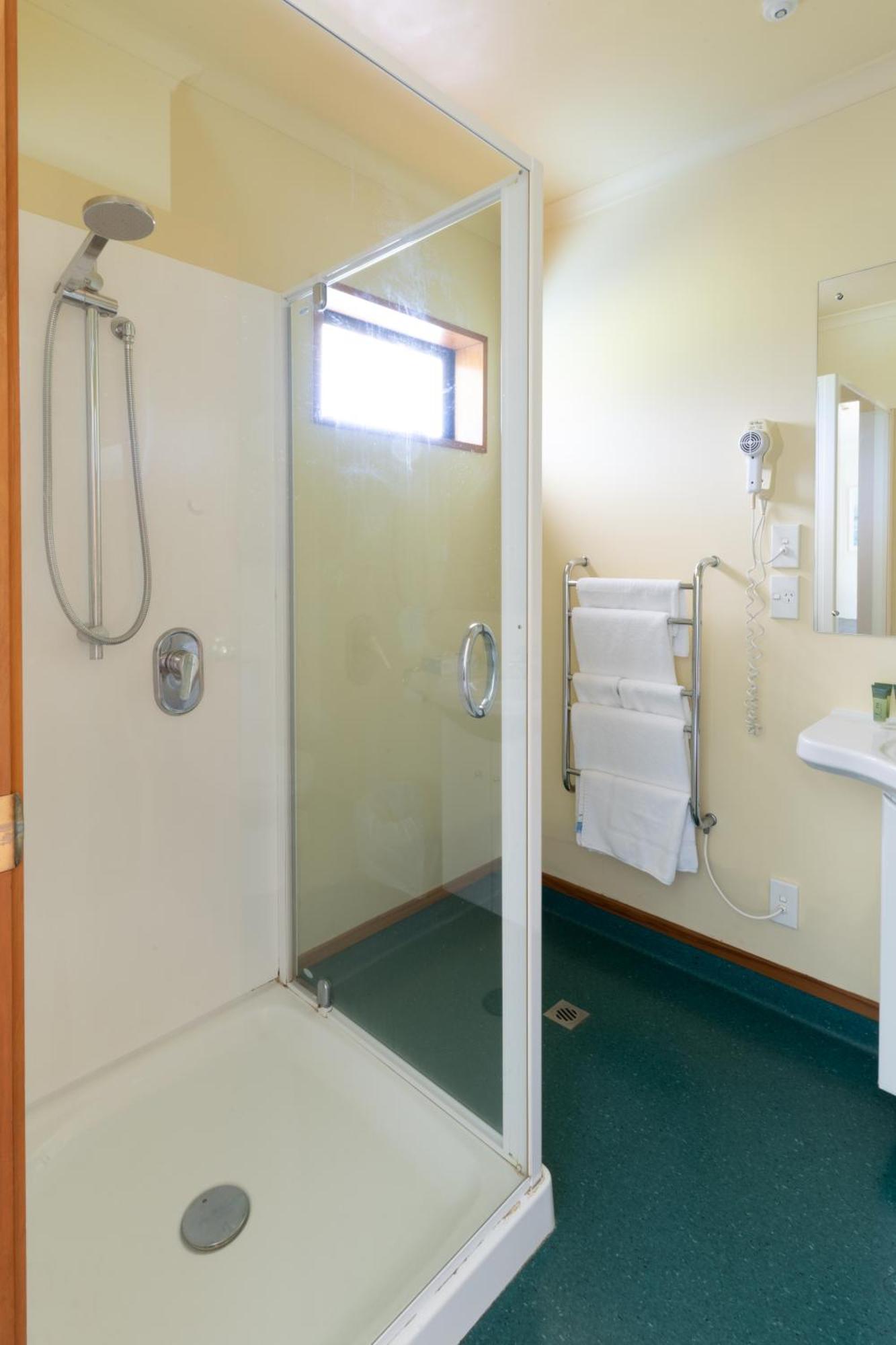 Donegal House Hotel Kaikoura Bagian luar foto