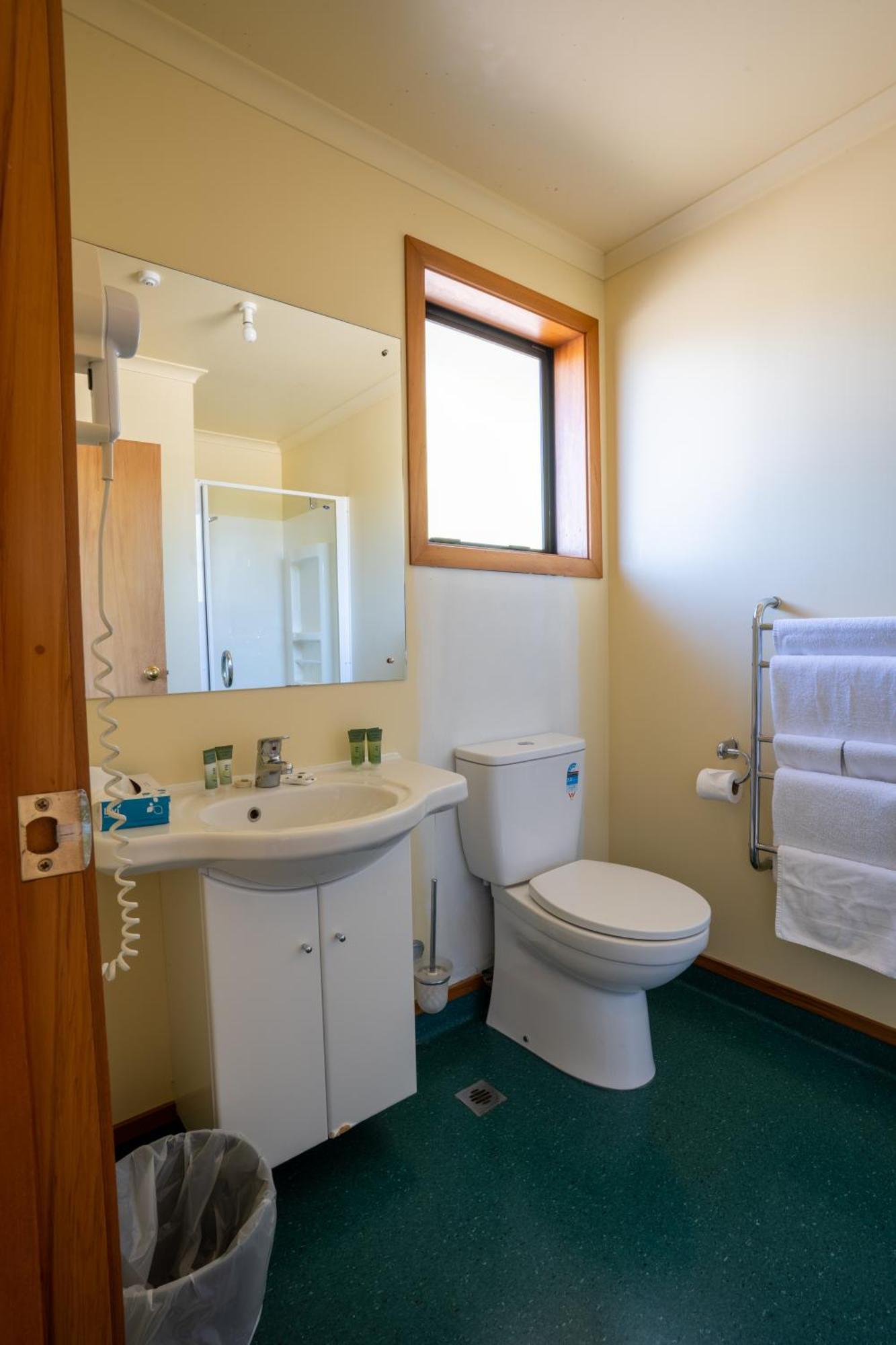 Donegal House Hotel Kaikoura Bagian luar foto