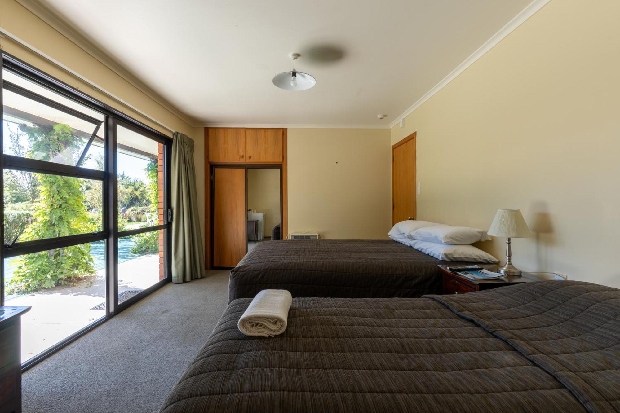 Donegal House Hotel Kaikoura Bagian luar foto
