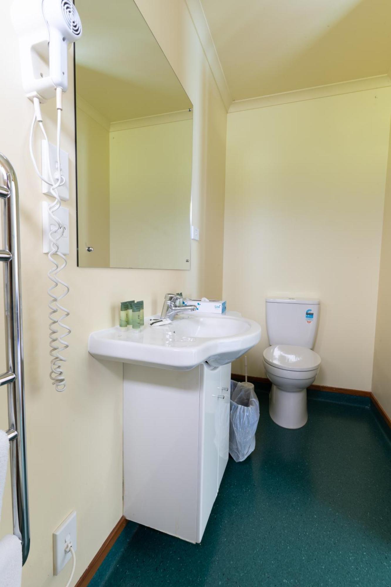 Donegal House Hotel Kaikoura Bagian luar foto