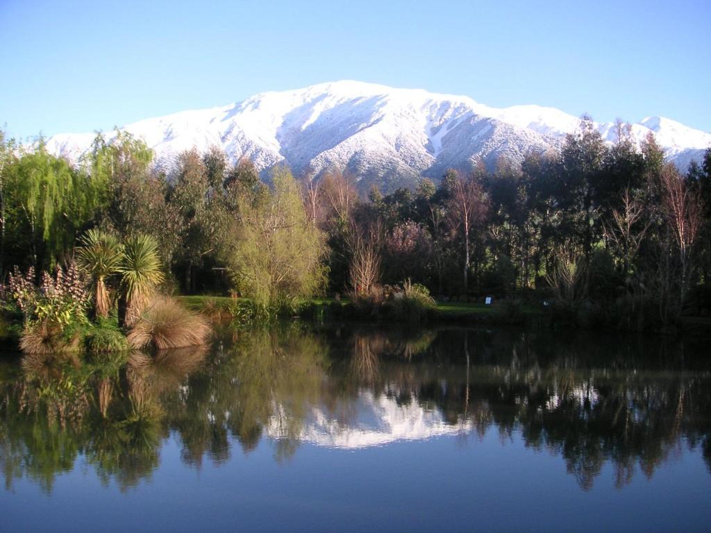 Donegal House Hotel Kaikoura Bagian luar foto